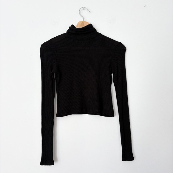Reformation ribbed crop turtleneck - Picture 1 of 4